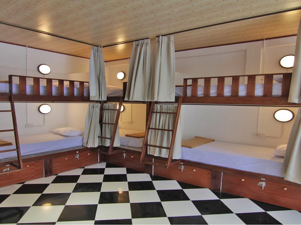 Kayun Hostel Downtown Kuta Lombok Szoba fotó
